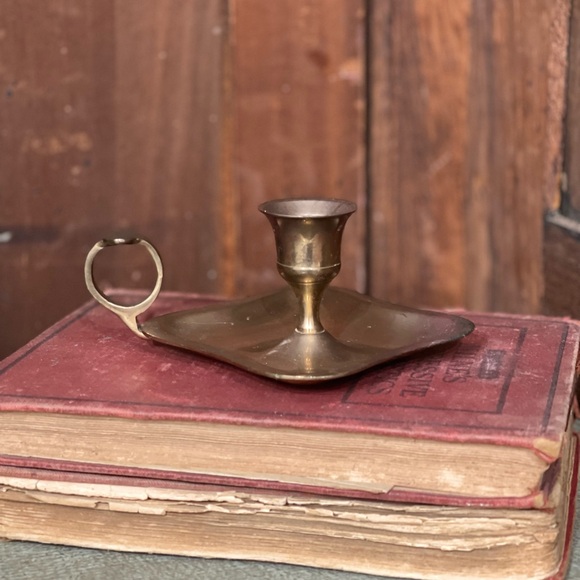 Vintage Brass Finger Loop Chamberstick - Picture 12 of 14